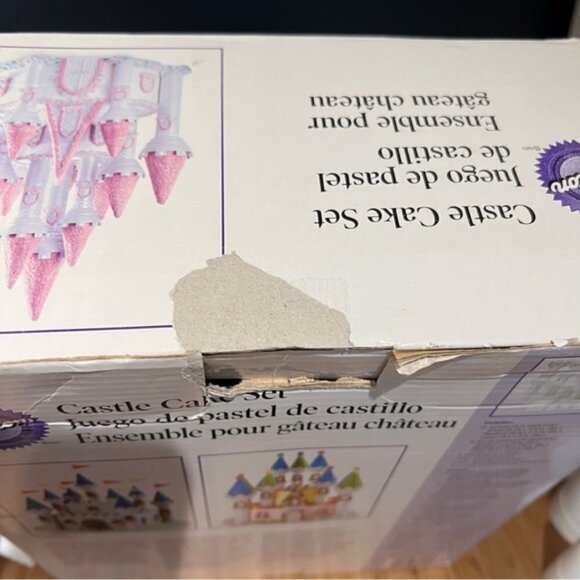 Wilton Castle Cake Set for Baking - Picture 11 of 11